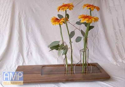 Designvase groß aus Nussholz