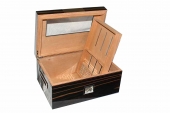 Humidor aus Ebenholz mit Matalleinlage und Glaspanel