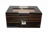 Humidor aus Ebenholz mit Matalleinlage und Glaspanel